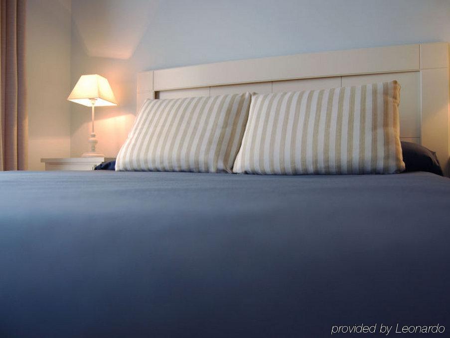 Alexandra Aparthotel Benstarhotelgroup Tarragona Oda fotoğraf